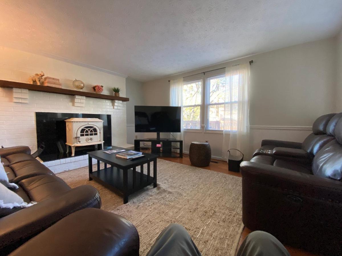 Upgraded, Beautiful 4 Bd Colonial In Silver Spring Exterior photo