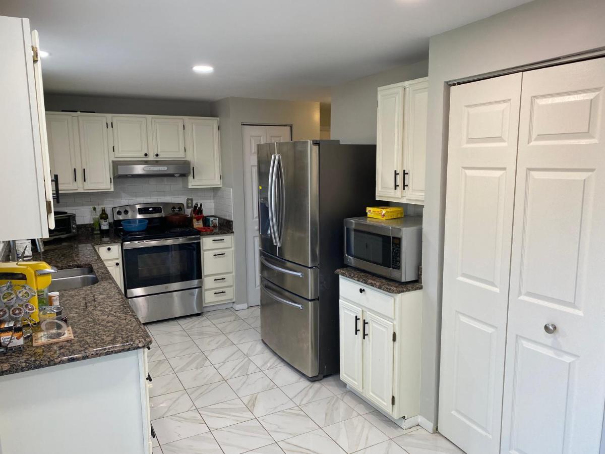 Upgraded, Beautiful 4 Bd Colonial In Silver Spring Exterior photo